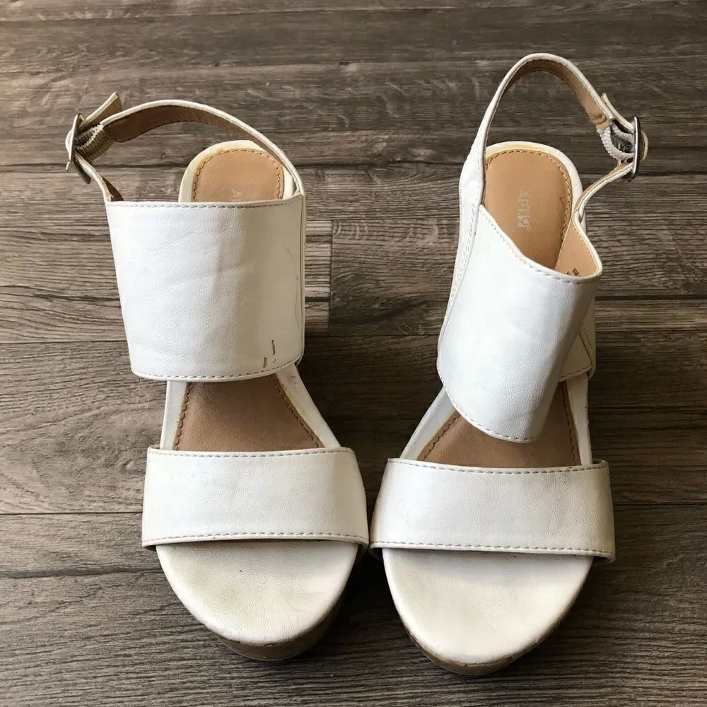 Apt. 9 cork wedge